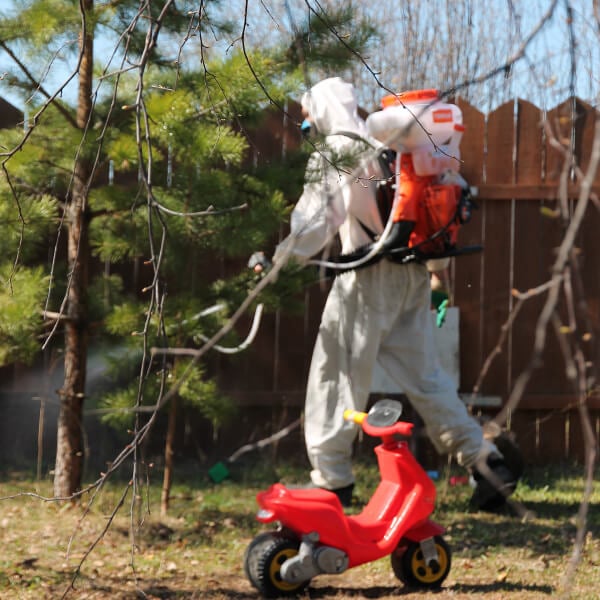 Обработка участка от клещей в Дзержинске?